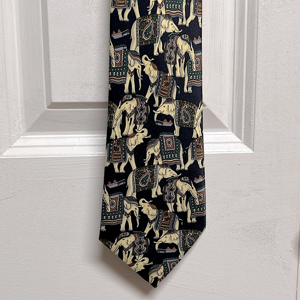 Vintage Rene Chagal Myung Ju Silk Hand Made Mens Neck Tie Asian Elegant